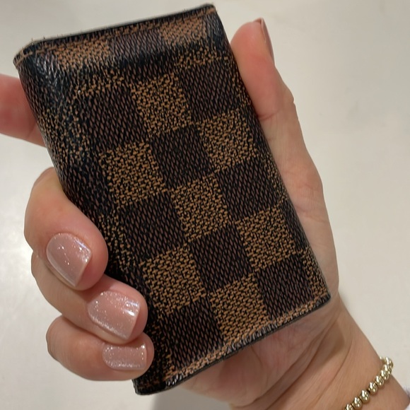 Louis Vuitton Damier Ebene 6 keys holder - Picture 8 of 10